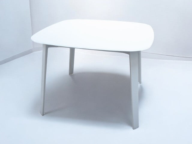 Gelso Table