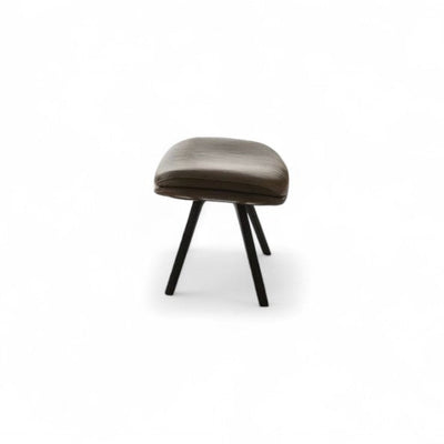 Cassina P22 Pouf