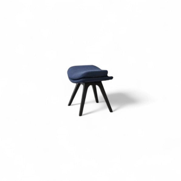 Cassina P22 Pouf