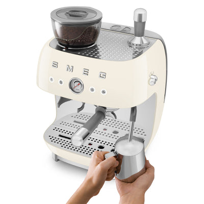 Krem Öğütücülü Espresso Kahve Makinesi EGF03CREU