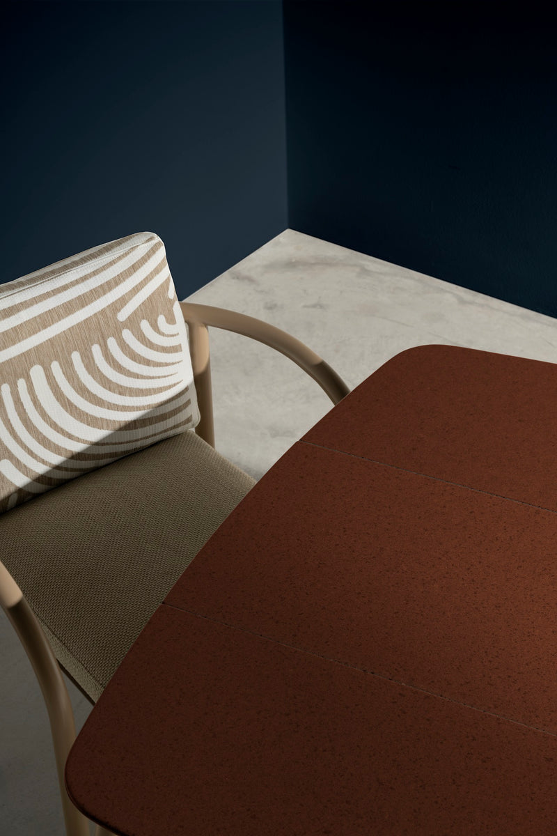 Jwana Hamdan Ali Dining Table