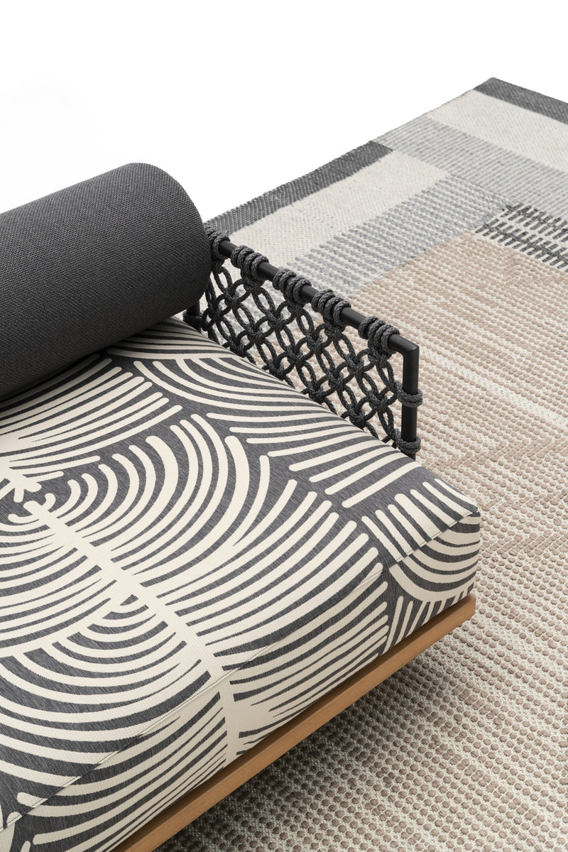 Jwana Hamdan Emir Sofa