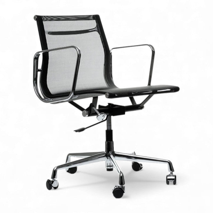 Vitra Aluminium Chair EA 117 Chair
