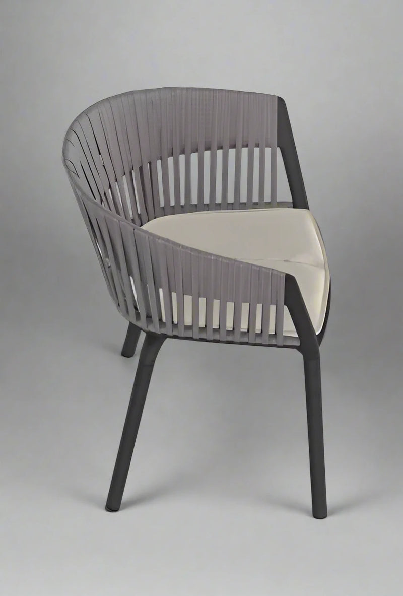 Fast Ria Armchair