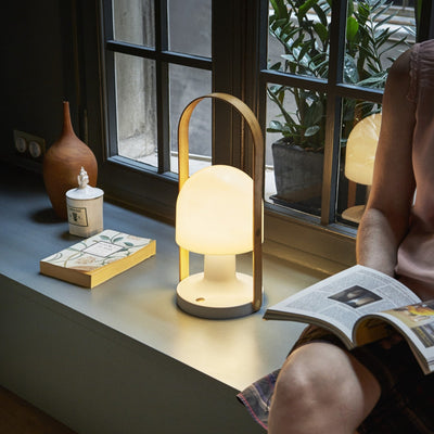 Follow Me PLUS Indoor & Outdoor Cordless Lamp