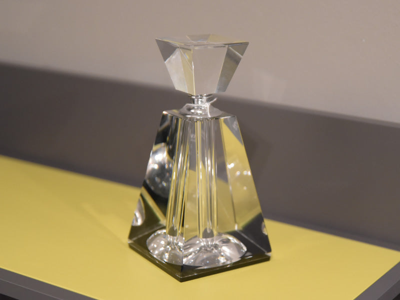Piramide Perfume Holder